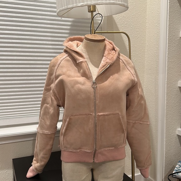 Women’s Ugg Jacket - Picture 4 of 7